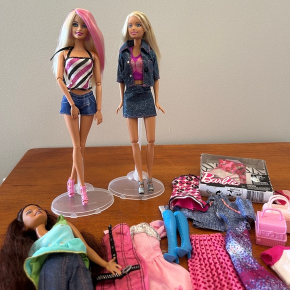 2000's Barbie Lot - Picture 1 of 10